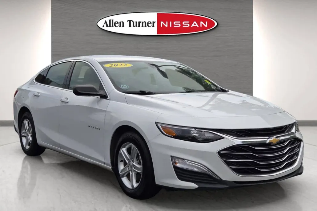 2022 Chevrolet Malibu LS photo 1