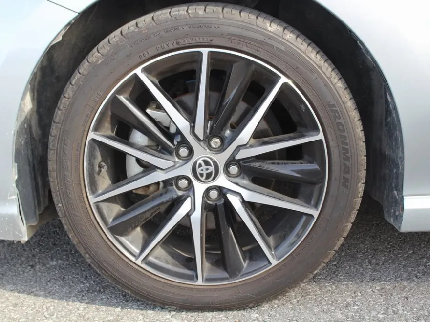 2023 Toyota Camry SE photo 2