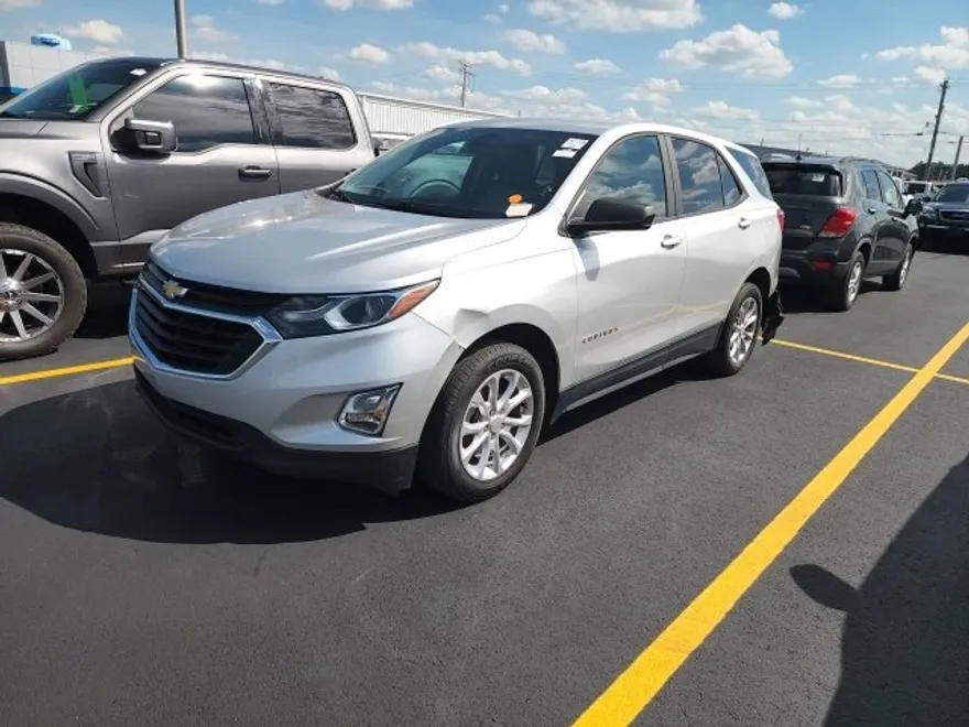 2020 Chevrolet Equinox LS photo 1