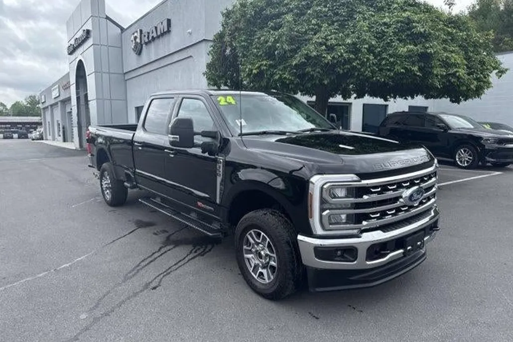 2024 Ford F-350 Lariat photo 1