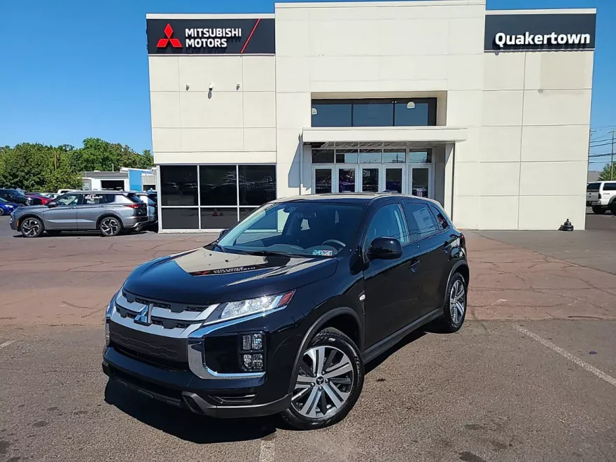 2024 Mitsubishi Outlander Sport ES photo 1