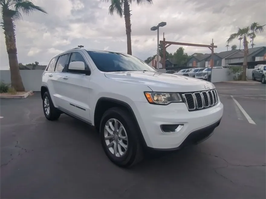 2021 Jeep Grand Cherokee Laredo E photo 1
