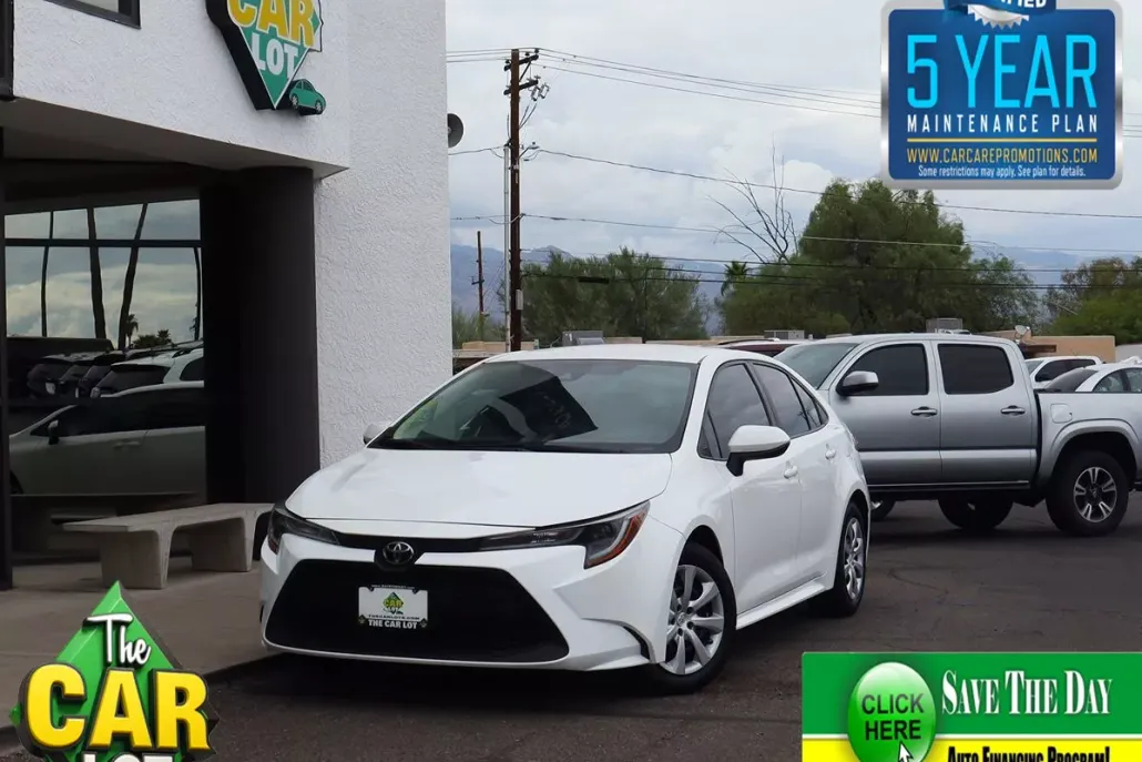 2022 Toyota Corolla LE photo 1
