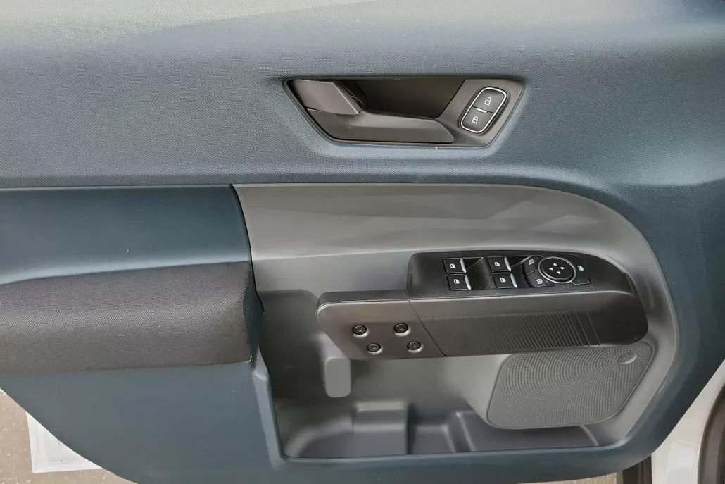 2025 Ford Maverick XL photo 1