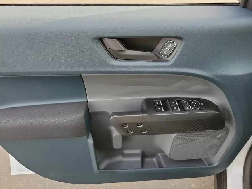 2025 Ford Maverick XL photo 1