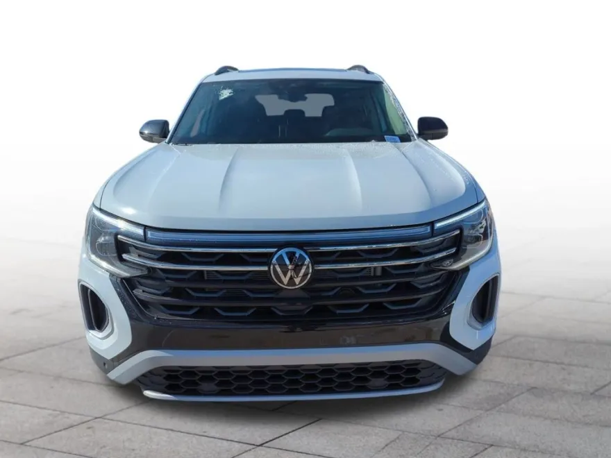 2025 Volkswagen Atlas Peak Edition photo 1