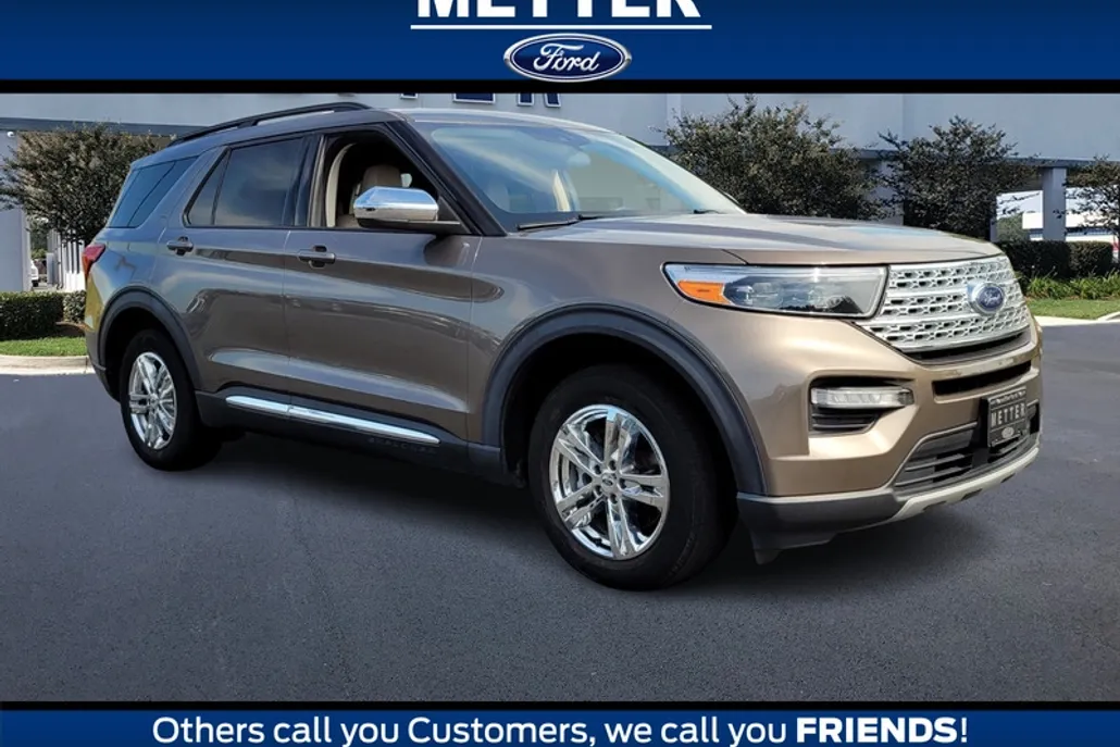 2021 Ford Explorer XLT photo 1