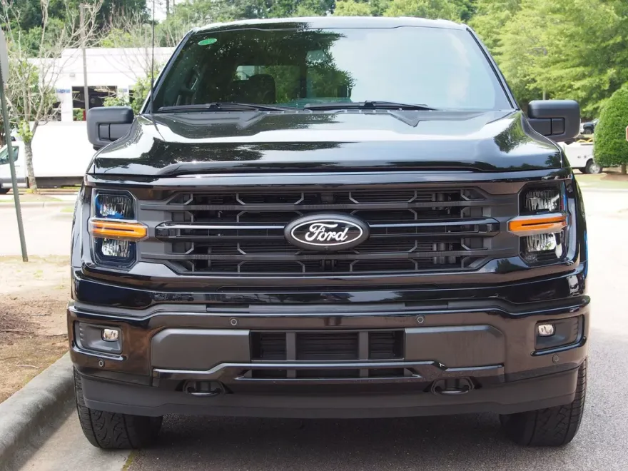 2025 Ford F-150 XLT photo 1
