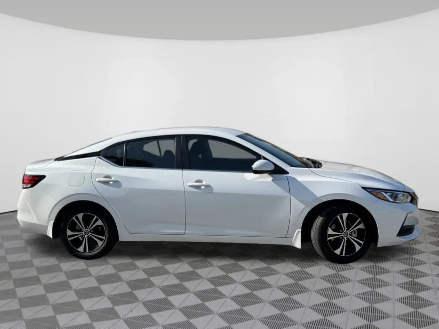 2022 Nissan Sentra SV photo 1