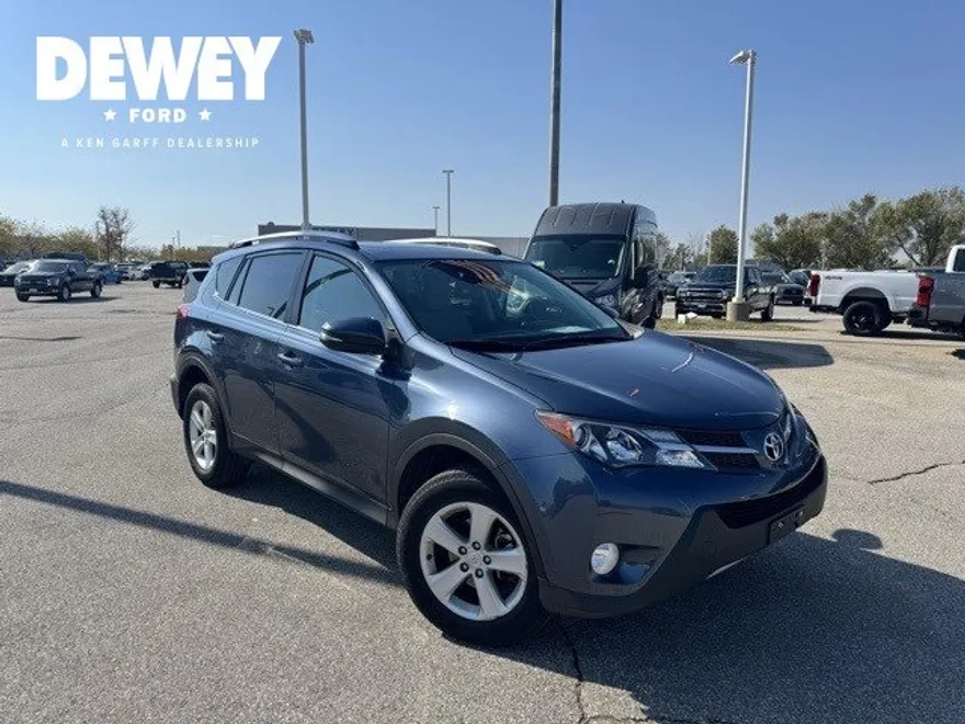 2014 Toyota RAV4 XLE photo 1