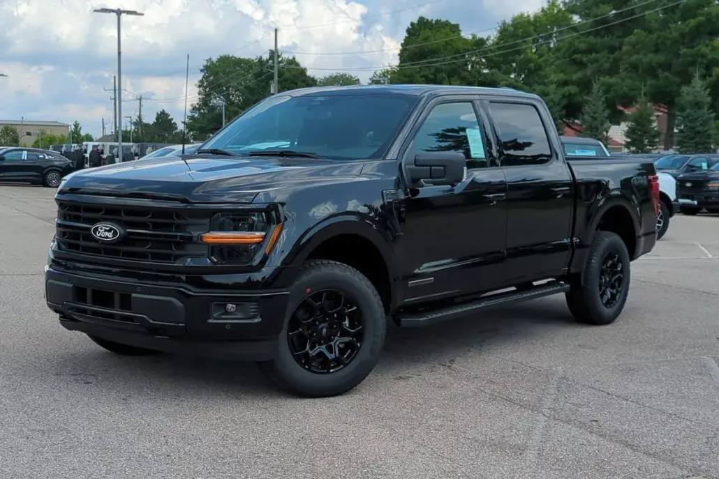 2025 Ford F-150 XLT photo 1