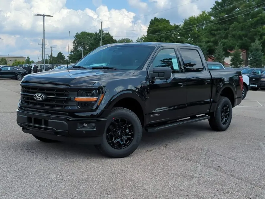 2025 Ford F-150 XLT photo 1