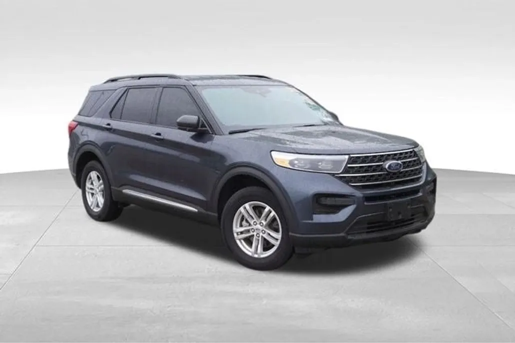 2022 Ford Explorer XLT photo 1