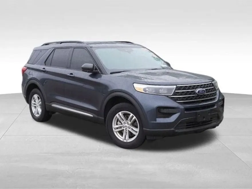 2022 Ford Explorer XLT photo 1