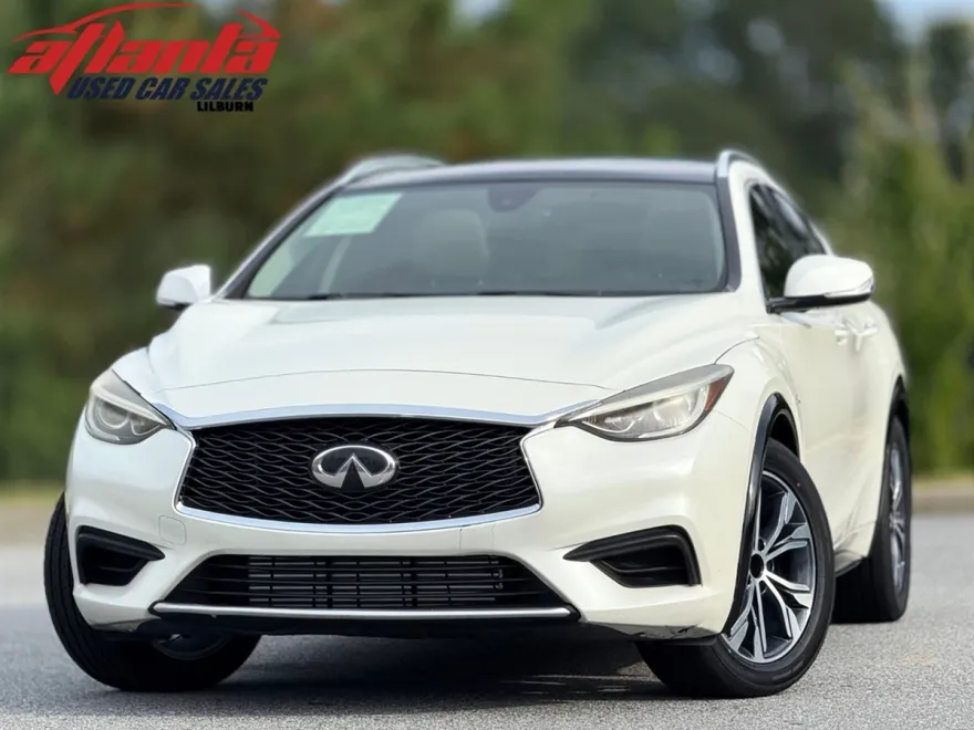 2018 Infiniti QX30 Luxe photo 1