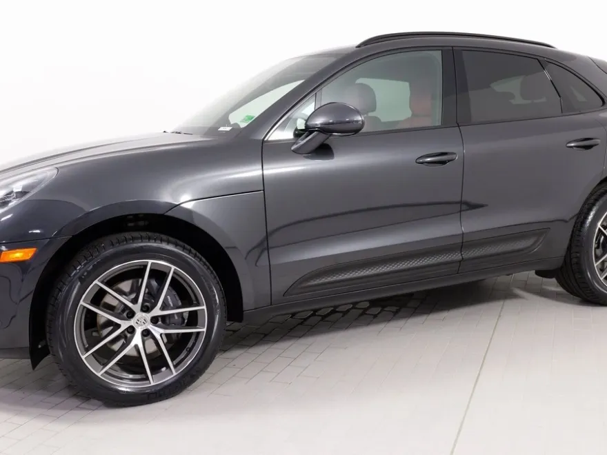 2023 Porsche Macan Base photo 1