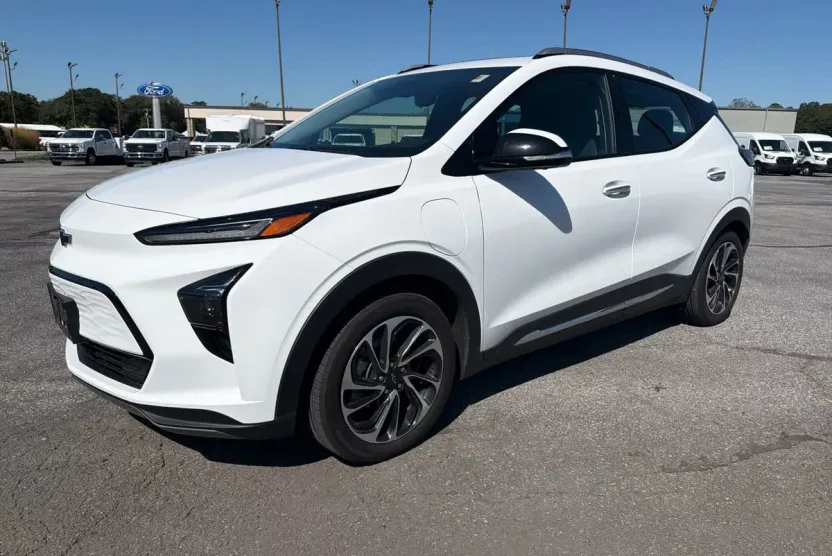 2023 Chevrolet Bolt EUV Premier photo 1