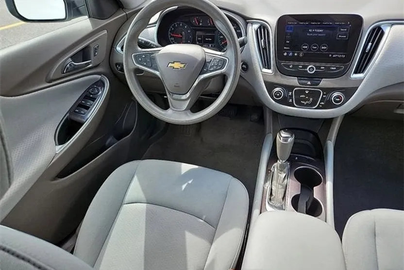 2019 Chevrolet Malibu LS photo 1