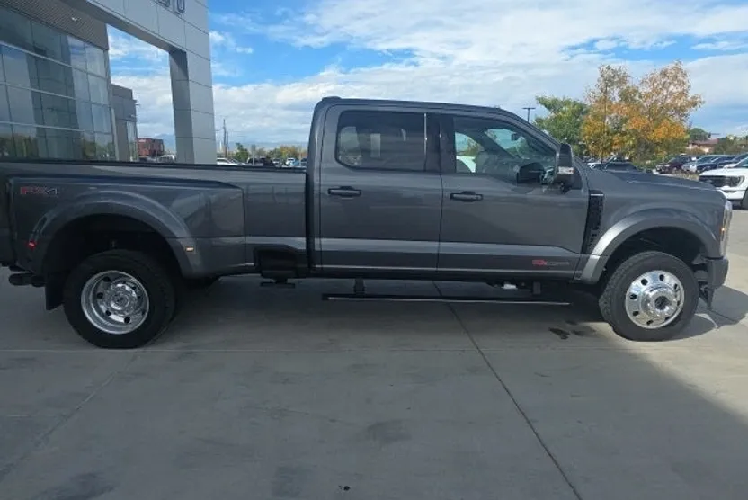 2025 Ford F-450 photo 1