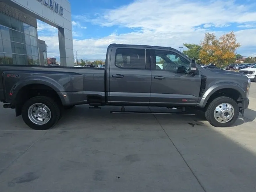 2025 Ford F-450 photo 1