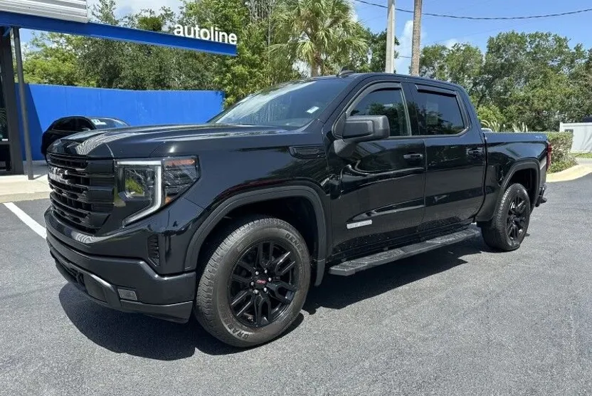 2023 Toyota Tundra SR5 photo 1