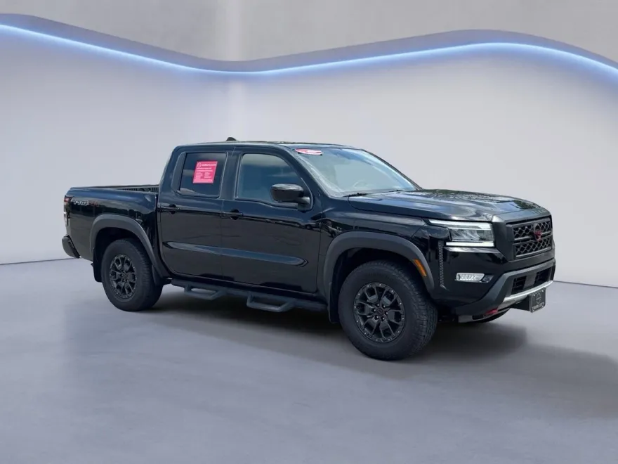 2024 Nissan Frontier PRO-4X Crew Cab photo 1