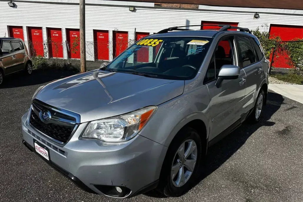 2015 Subaru Forester 2.5i Premium photo 1