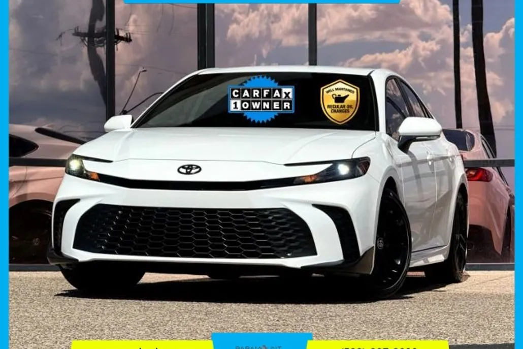 2025 Toyota Camry photo 1