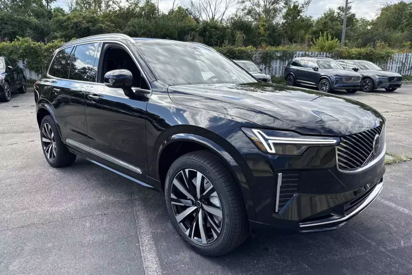 2026 Volvo XC90 B5 Core photo 1