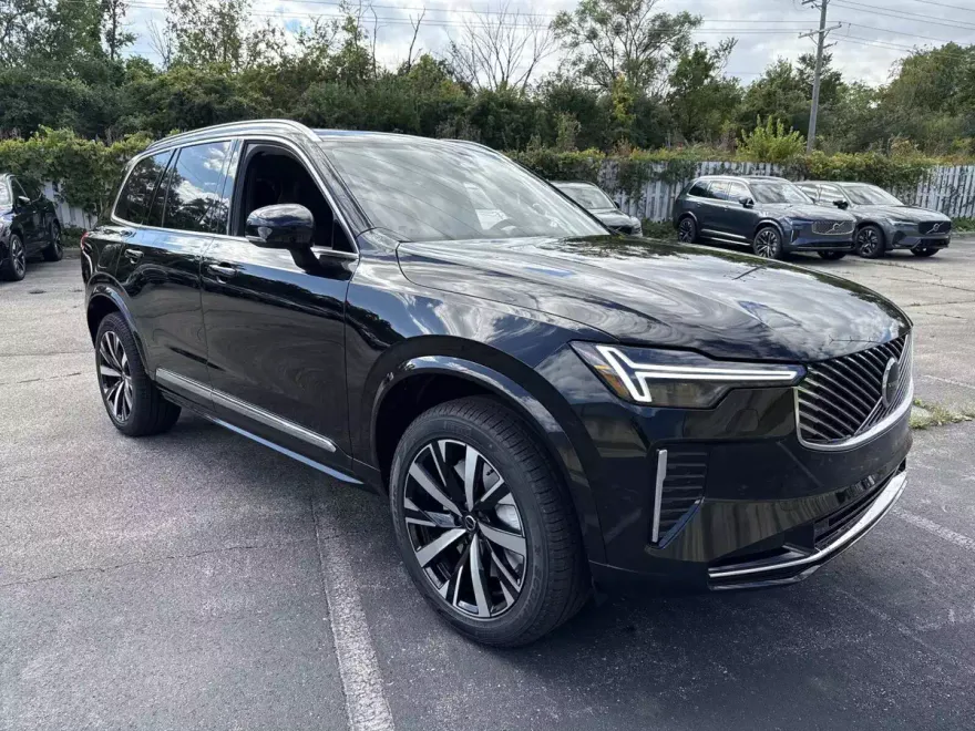 2026 Volvo XC90 B5 Core photo 1