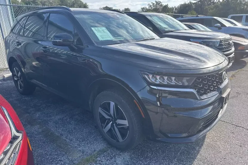 2021 Kia Sorento EX photo 1
