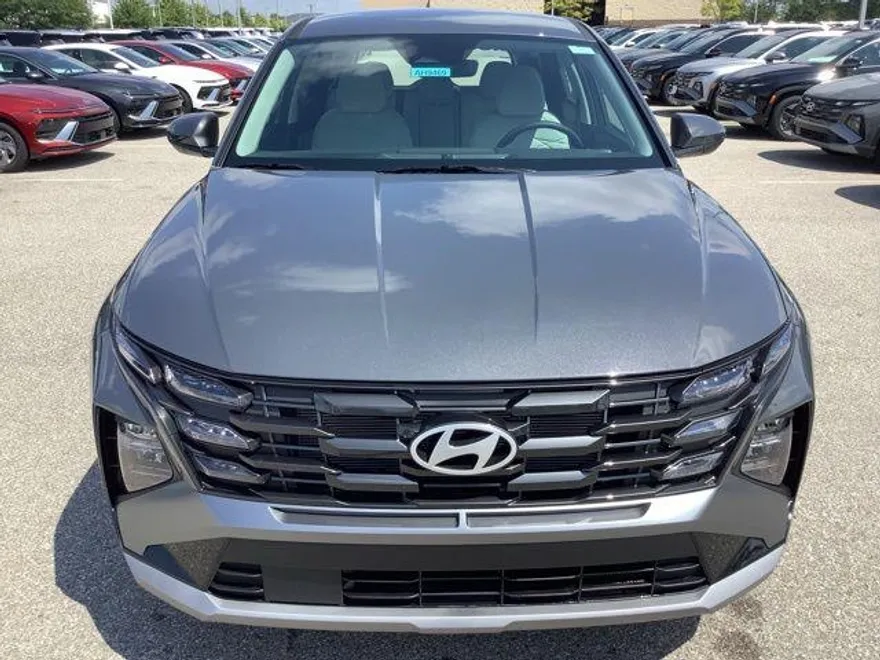 2025 Hyundai Tucson SE photo 1