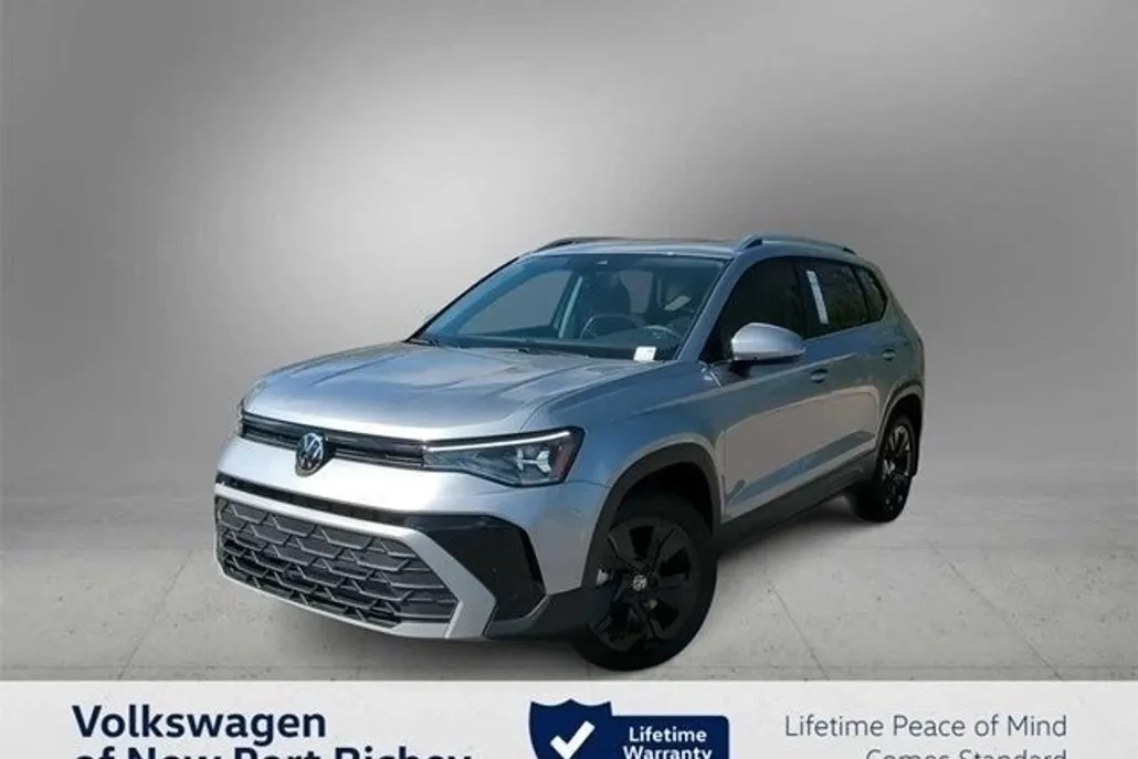 2025 Volkswagen Taos SE photo 1