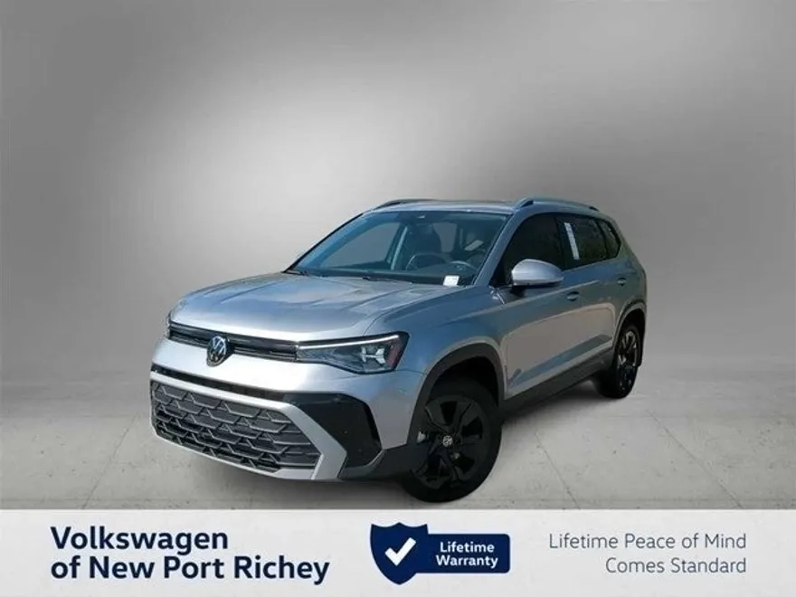 2025 Volkswagen Taos SE photo 1