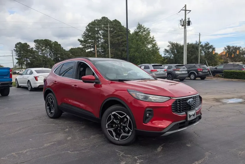 2025 Ford Escape Platinum photo 1