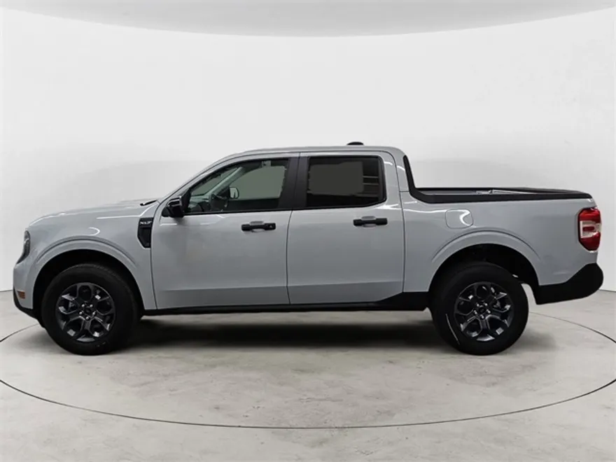 2025 Ford Maverick XLT photo 1