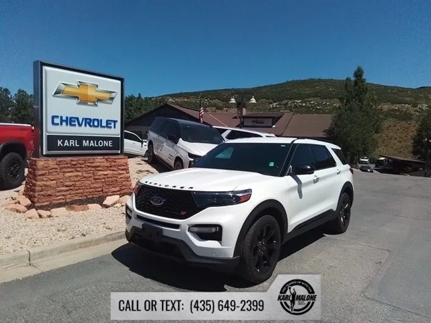 2022 Ford Explorer ST photo 1