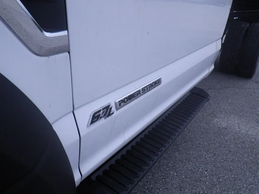 2021 Ford F-600 photo 1