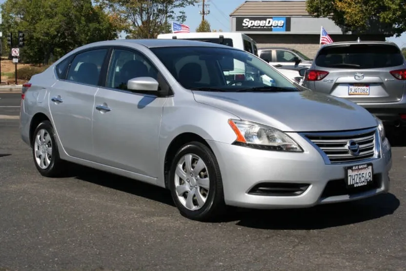 2015 Nissan Sentra S photo 1
