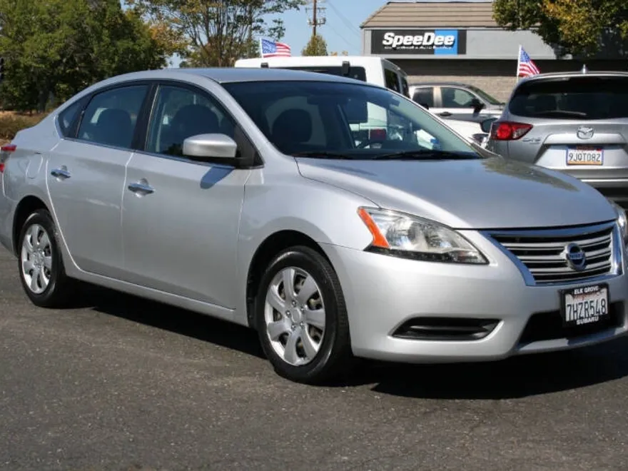 2015 Nissan Sentra S photo 1