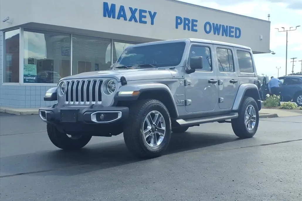 2018 Jeep Wrangler Unlimited Sahara photo 1