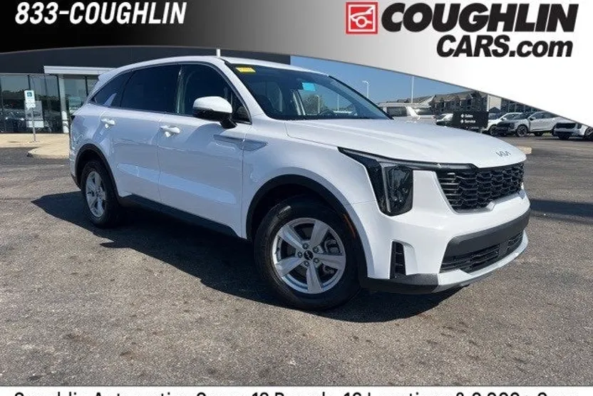 2024 Kia Sorento LX photo 1