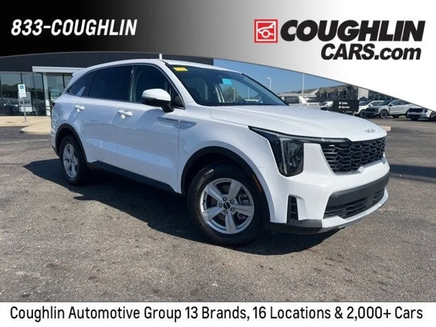2024 Kia Sorento LX photo 1