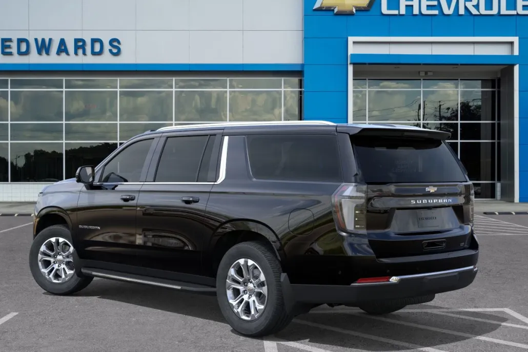 2025 Chevrolet Suburban LT photo 1