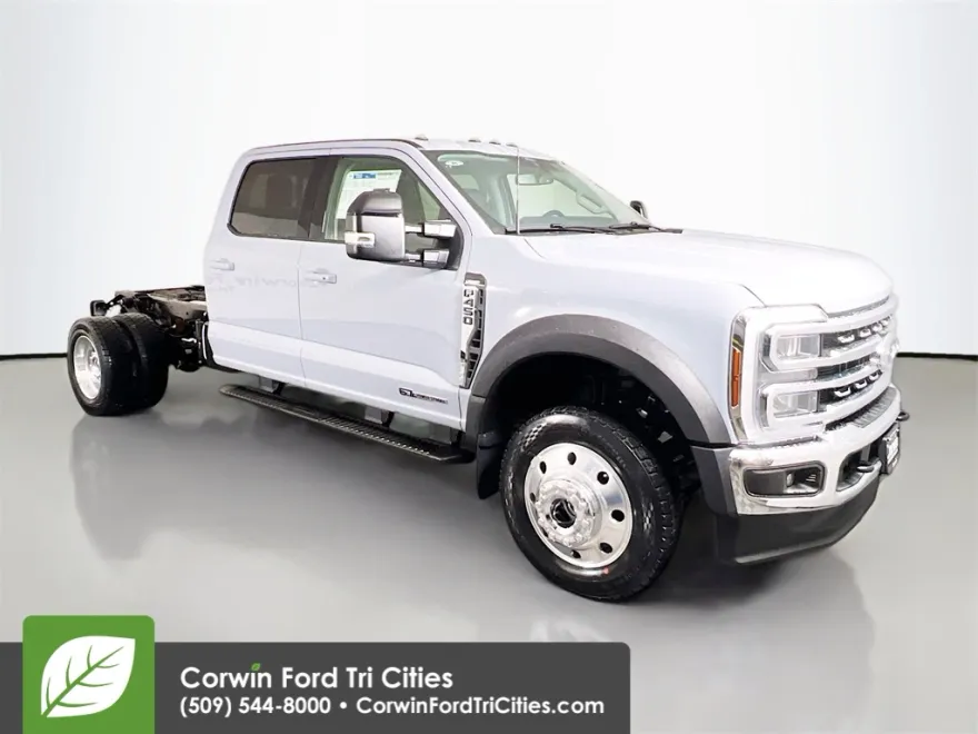 2025 Ford F-450 Lariat photo 1
