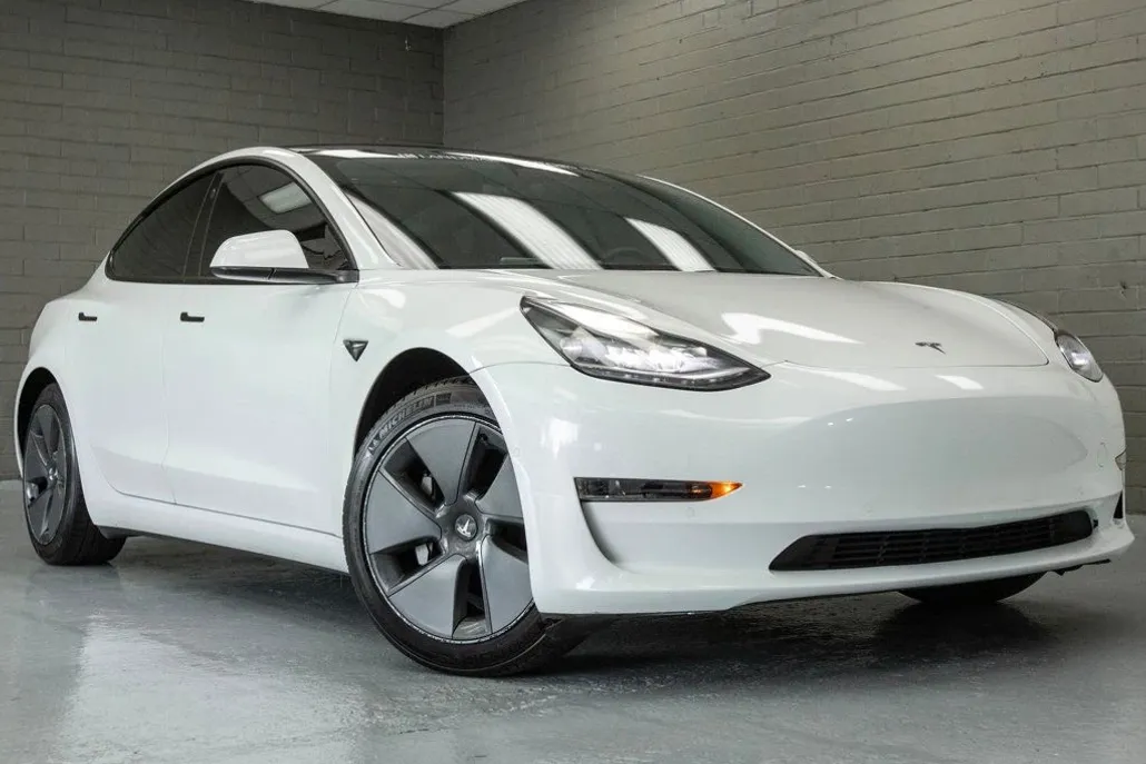 2021 Tesla Model 3 Standard Range Plus photo 1