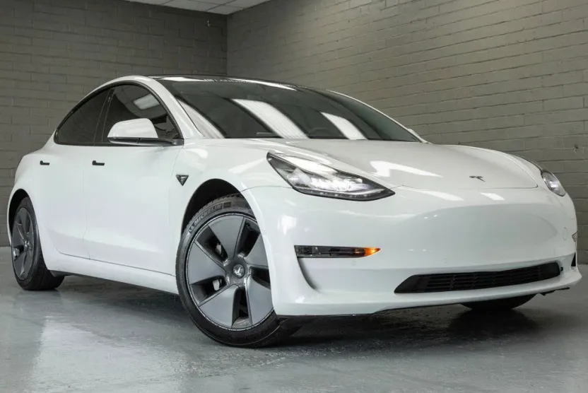 2021 Tesla Model 3 Standard Range Plus photo 1