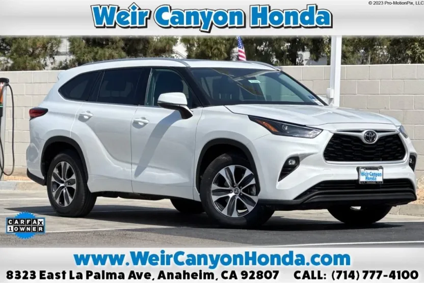 2022 Toyota Highlander XLE photo 1