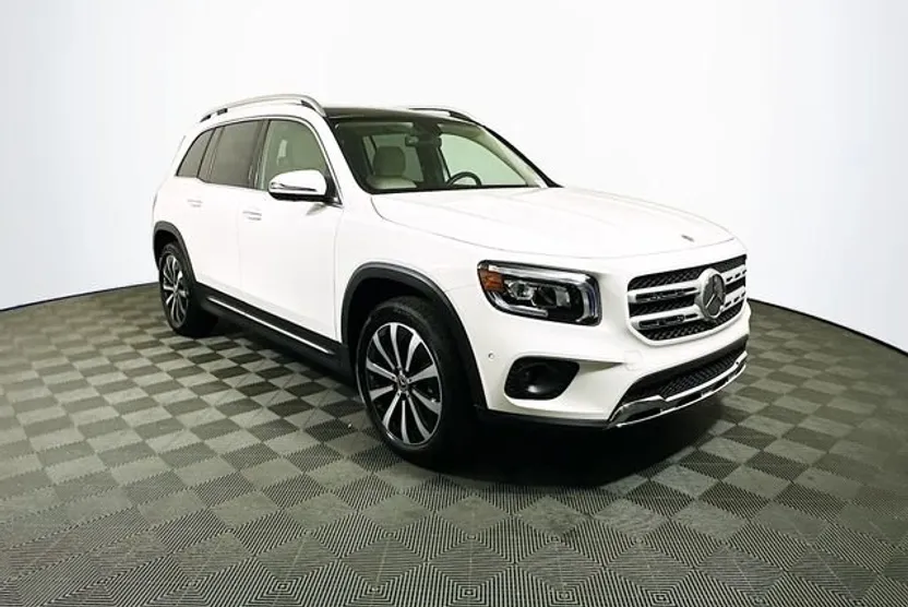 2023 Mercedes Benz GLB 250 photo 1