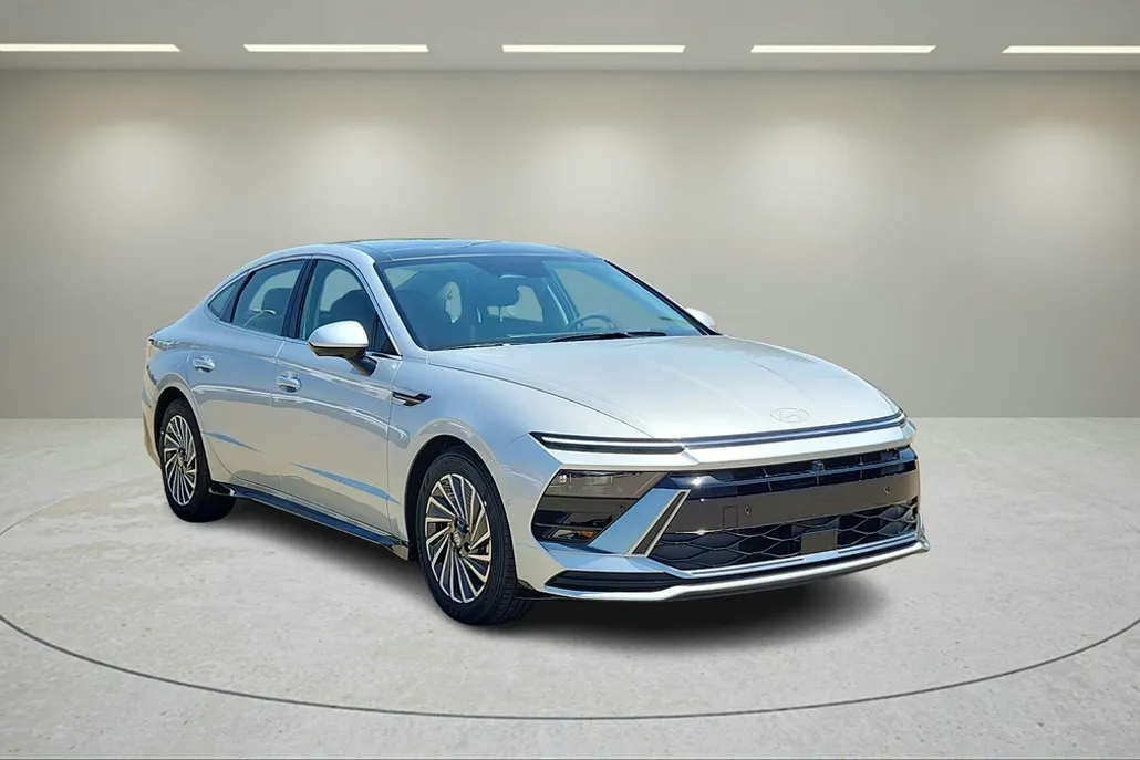 2025 Hyundai Sonata Hybrid Limited photo 1